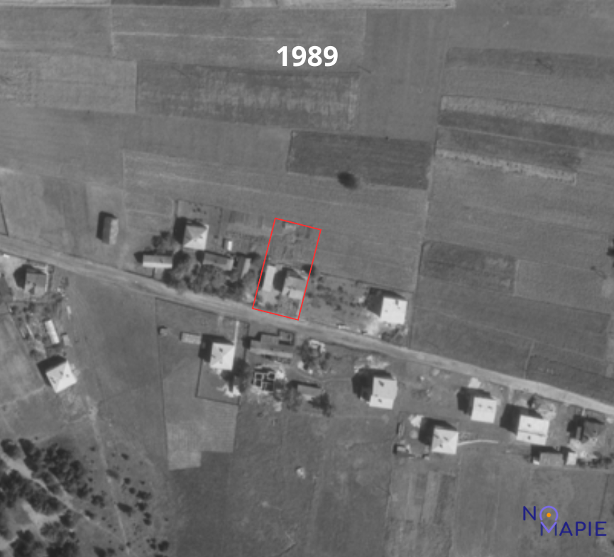 Archiwalne zdjęcie lotnicze z 1989 roku 