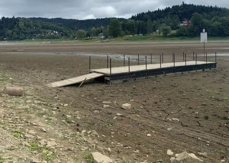  Jezioro Solińskie wysycha