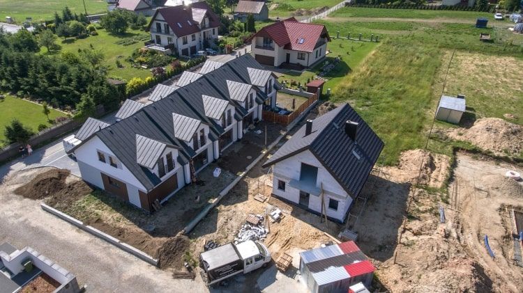 Nowa inwestycja - budowa domów szeregowych.