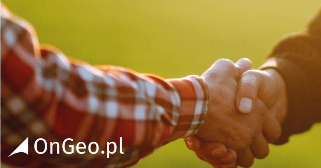 Podpisanie umowy służebności z sąsiadem jest najlepszym sposobem uzyskania drogi konieczne