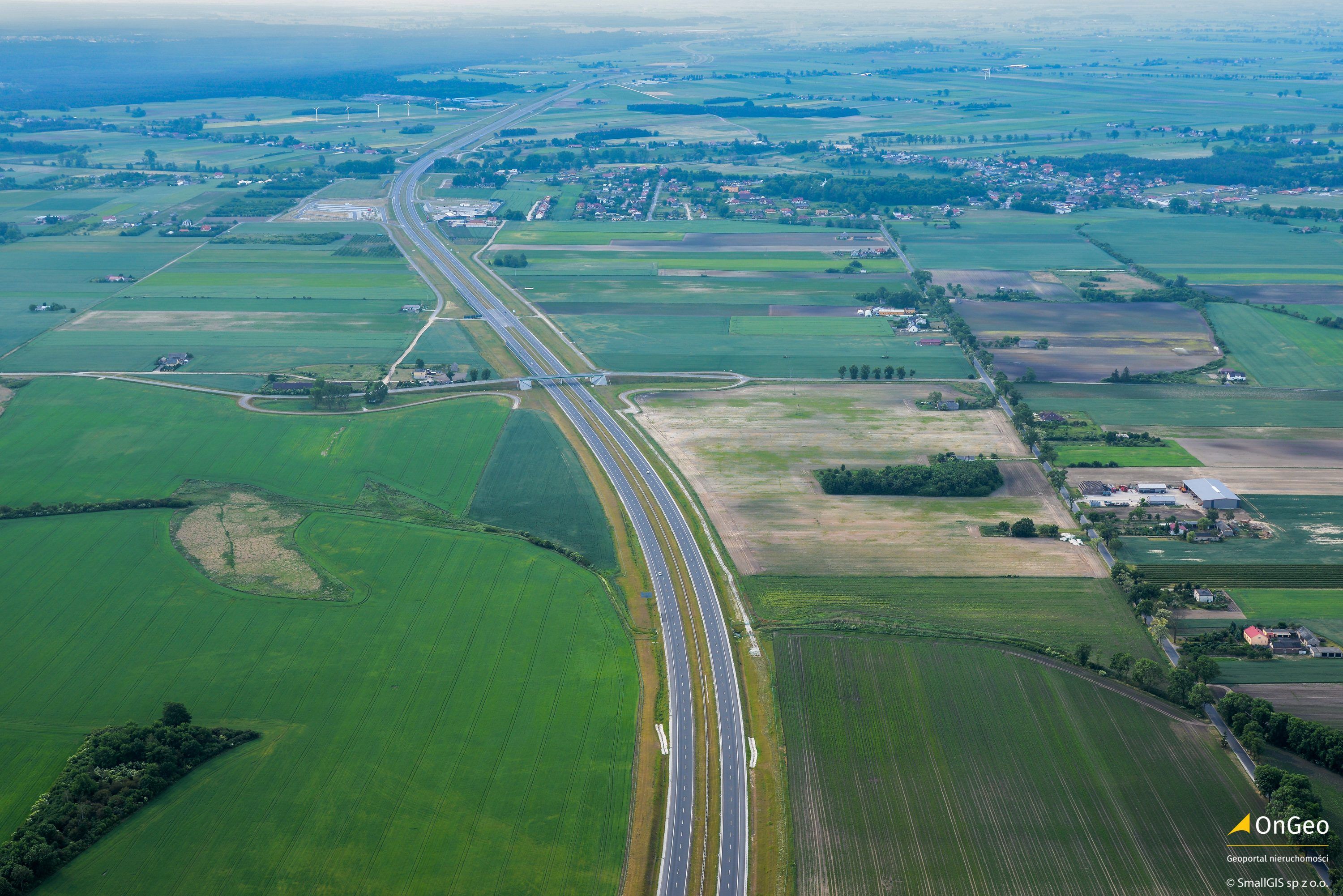 Hałas od dróg ma istotne znaczenie przy wyborze działki pod budowę domu.