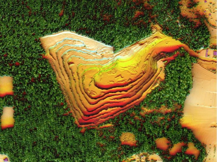 Kopalnia Odkrywkowa Dolomitu “Dubie” w Geoportalu Na Mapie