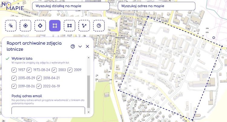 Wybierz lata, dla których chcesz wygenerować raport lotniczy
